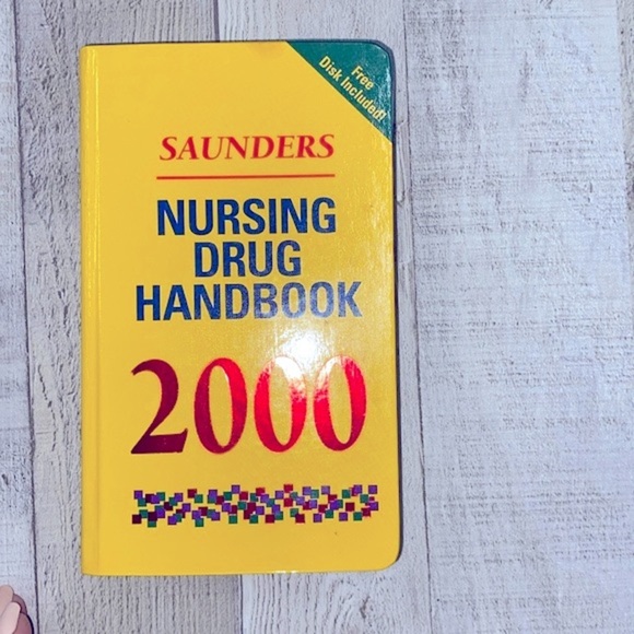 SAUNDERS Nursing Drug handbook 2000 - Picture 2 of 15